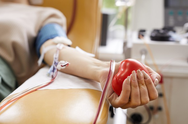Actualización en cuidados auxiliares de enfermería en la donación de sangre y usos de hemoderivados